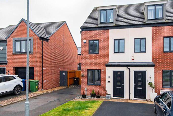 3 Bedroom End Of Terrace House For Sale In Lincoln Drive, Buckshaw Village, Chorley, PR7
