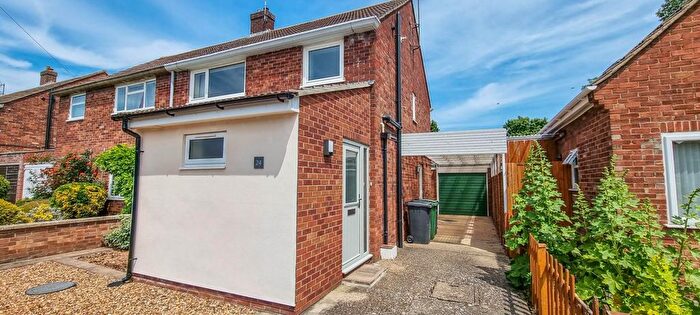 3 Bedroom Semi Detached House To Rent In Lents Way, Cambridge, CB4