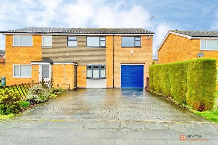 3 Bedroom Semi Detached House For Sale In Blount Road, Thurmaston, LE4