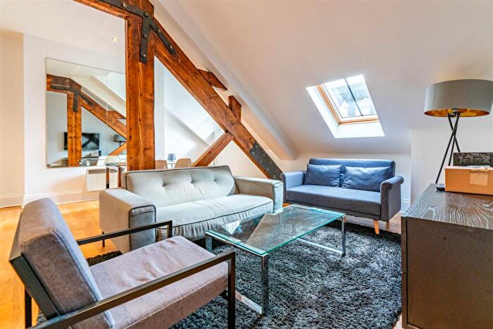 3 Bedroom Apartment To Rent In Grainger Street, City Centre, NE1