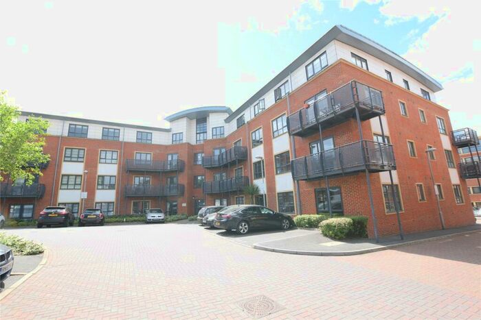 1 Bedroom Apartment To Rent In Lincoln Court, Wallis Square, Farnborough, Hampshire, GU14