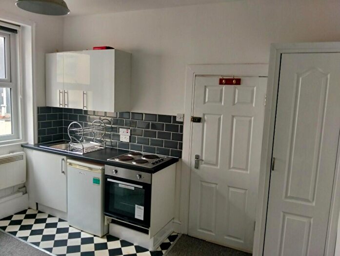 Studio To Rent In Madeira Place, BN2