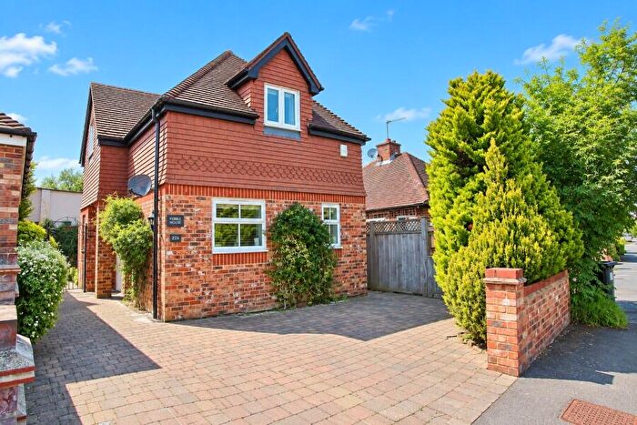 3 Bedroom Detached House To Rent In Horsell, Surrey, GU21