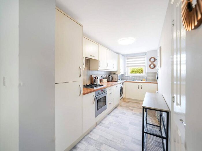 2 Bedroom Flat For Sale In Cyril Crescent, Paisley, Renfrewshire, PA1