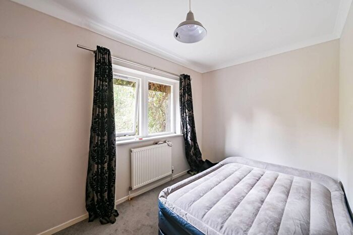 3 Bedroom Semi-Detached House To Rent In Manchester Road, Isle Of Dogs, London, E14
