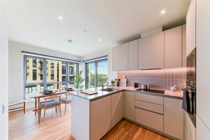 2 Bedroom Flat To Rent In Lyons Dock House, Oldfield Lane North, Greenford, UB6