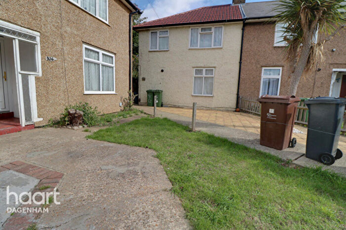 3 Bedroom End Of Terrace House For Sale In Flamstead Road, Dagenham, RM9