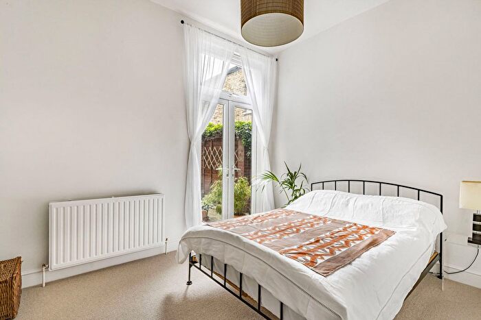 1 Bedroom Flat To Rent In St. Julians Farm Road, London, SE27