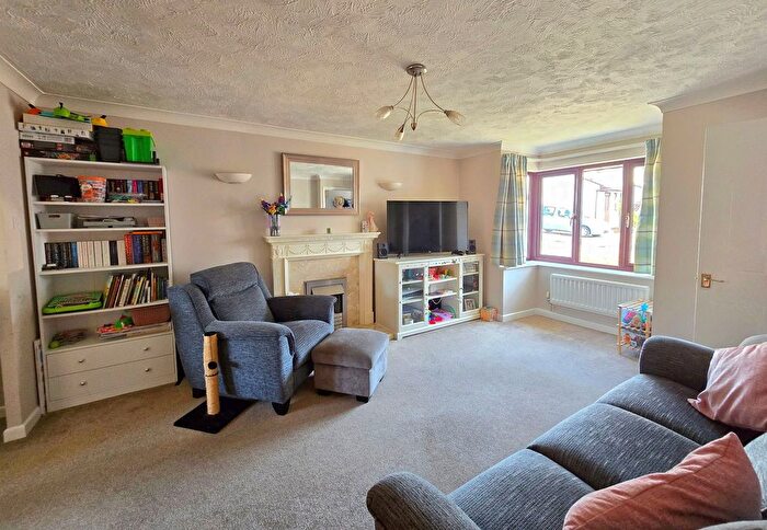 3 Bedroom Link Detached House For Sale In Ordulf Road, Tavistock, PL19