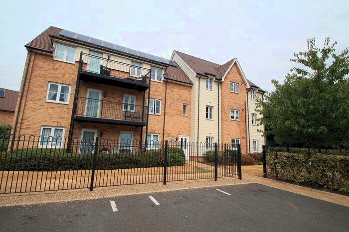 2 Bedroom Apartment To Rent In Smithsland Road, Romford, RM3