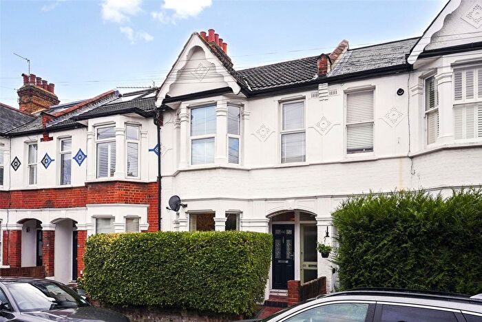1 Bedroom Maisonette For Sale In Third Cross Road, Twickenham, TW2