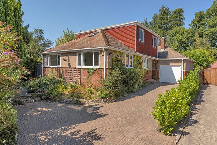 5 Bedroom Detached House For Sale In Workhouse Lane, East Farleigh, Maidstone, ME15