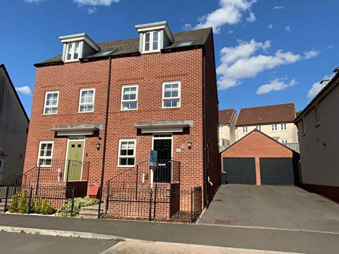 3 Bedroom Town House For Sale In Clayhill Drive, Yate, BS37