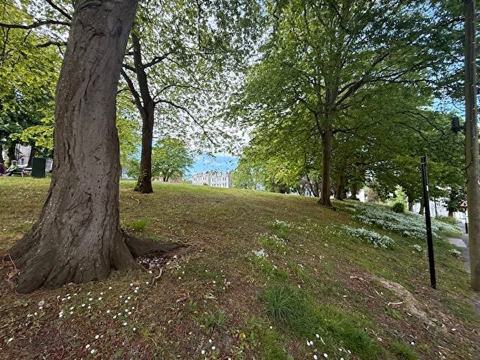 1 Bedroom Flat For Sale In Cornwallis Gardens, Hastings, TN34