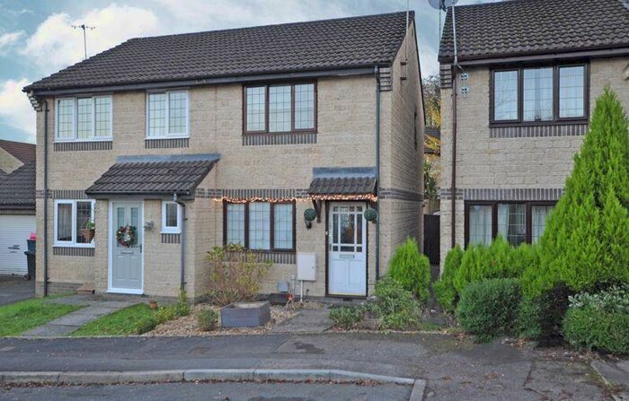 2 Bedroom Semi-Detached House To Rent In Semi-Detached, Marigold Close, Rogerstone, NP10