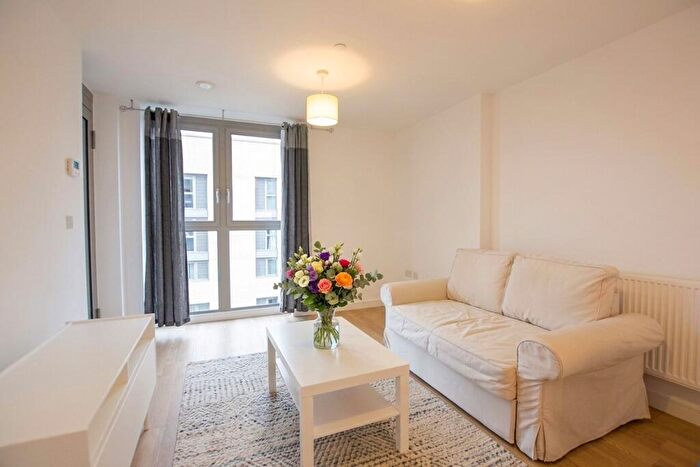 1 Bedroom Apartment To Rent In Elmira Street, Roma Corte, SE13