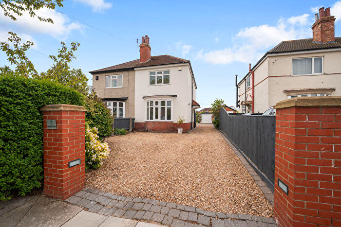 3 Bedroom Semi-Detached House For Sale In Beeley Road, Grimsby, DN32