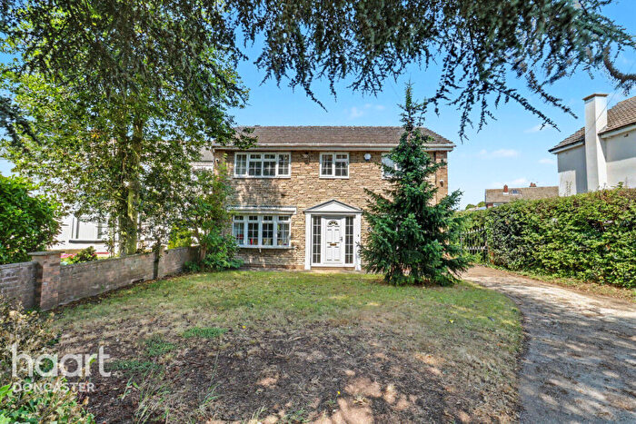 4 Bedroom Detached House For Sale In Thorne Road, Edenthorpe, Doncaster, DN3
