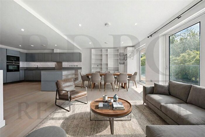 3 Bedroom Flat For Sale In Reminder Lane, North Greenwich, London, SE10