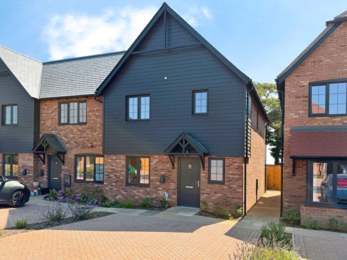 3 Bedroom End Terrace House For Sale In Cauldham Close, Capel-Le-Ferne, Folkestone, CT18