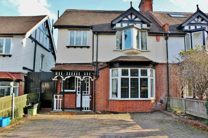 4 Bedroom Semi-Detached House To Rent In Monkhams Lane, IG8