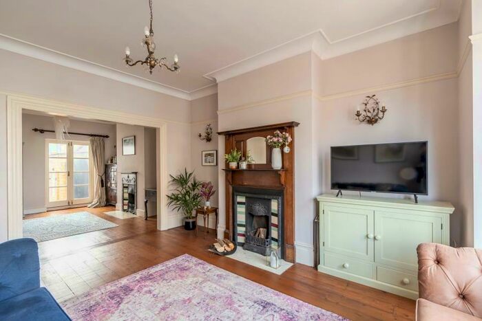 5 Bedroom Terraced House To Rent In St. Albans Road - Westbury Park, BS6