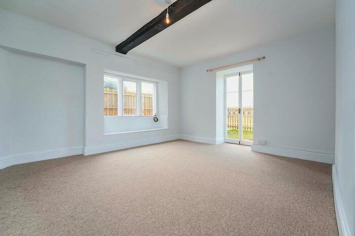 3 Bedroom Detached House To Rent In Cainscross Road, Stroud GL5