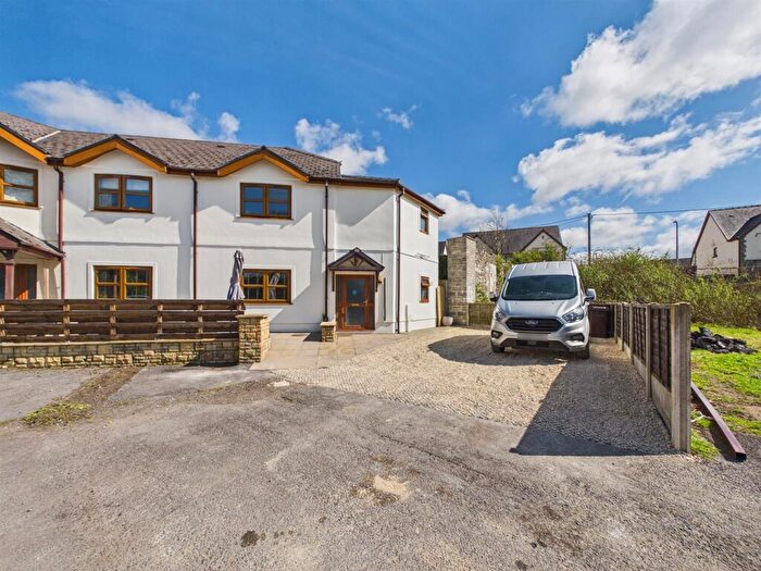 3 Bedroom End Of Terrace House For Sale In Gwenllian Court, Mynyddygarreg, Kidwelly, SA17