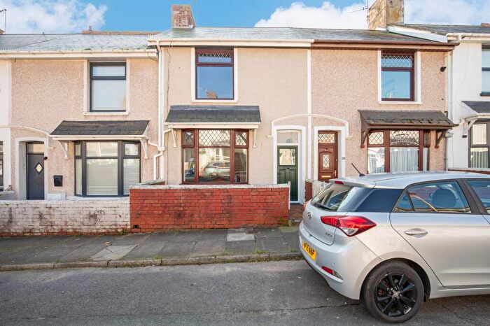 2 Bedroom Terraced House For Sale In George Street, Porthcawl, CF36