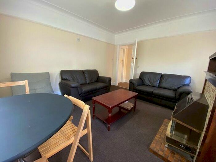 4 Bedroom House To Rent In Downs Road: Refs, CT2