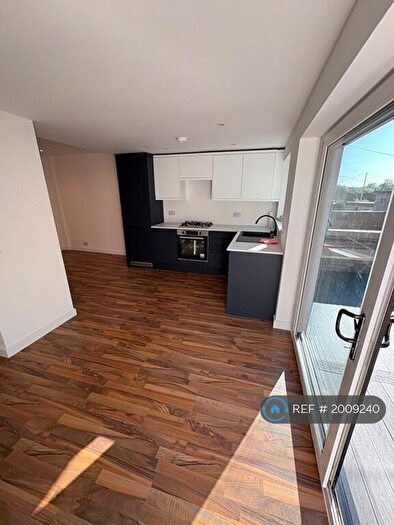 4 Bedroom Terraced House To Rent In Spey Road, Glasgow, G61
