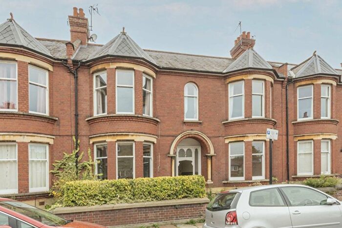 2 Bedroom Flat To Rent In Radbourne Road, London, SW12