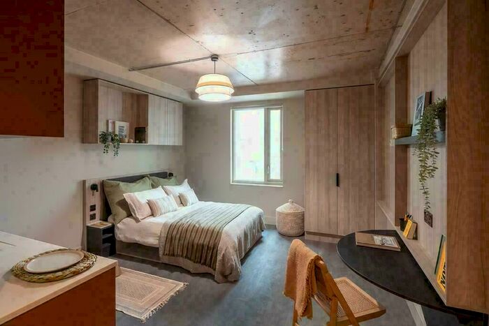 Studio To Rent In Chatfield Road, London, SW11