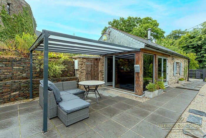 1 Bedroom Detached House For Sale In Saltash, Cornwall, PL12