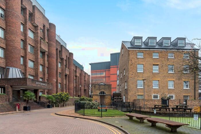 Flat To Rent In Molesworth Street London, SE13