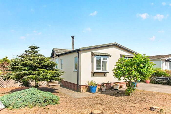 2 Bedroom Park Home For Sale In Village Farm, Bilton Lane, Harrogate, HG1