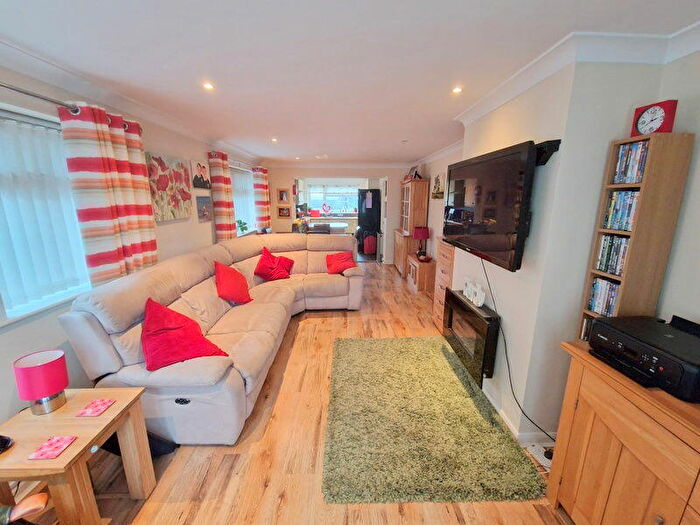 3 Bedroom Detached House For Sale In Greenpark Road, Exmouth, EX8
