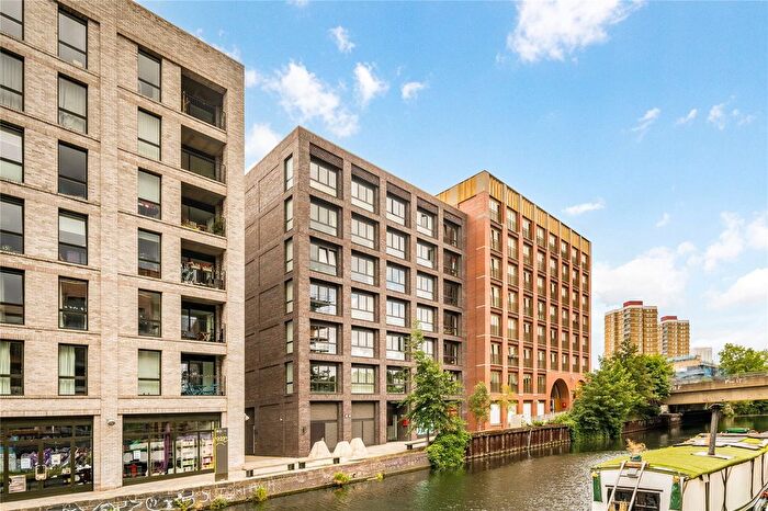 1 Bedroom Flat To Rent In Lanthorn Court, Monkwood Way, Bow, London, E3