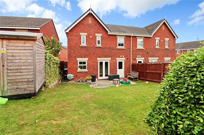 3 Bedroom Semi-Detached House For Sale In Dobson Close, High Spen, Rowlands Gill, Tyne And Wear, NE39