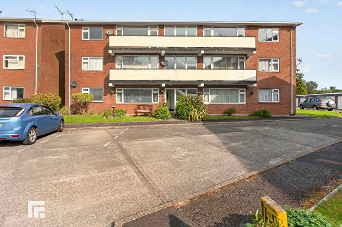 2 Bedroom Flat For Sale In Maes-Yr-Awel, Radyr, CF15
