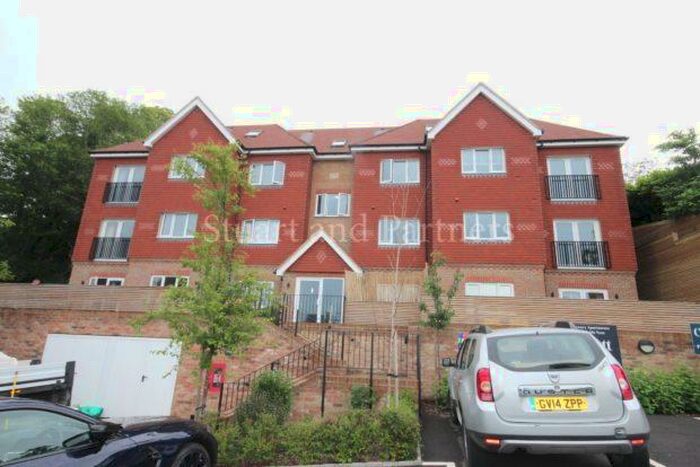 2 Bedroom Apartment To Rent In Woodside, Haywards Heath, RH16