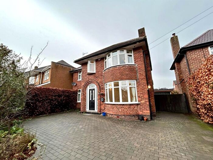 3 Bedroom Detached House To Rent In Heather Lea Avenue, Sheffield, S17