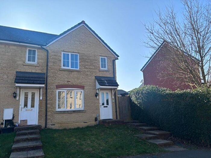 3 Bedroom House To Rent In Moulden View, SN5