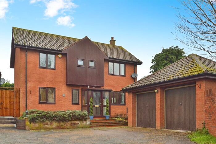 4 Bedroom Detached House For Sale In Tadmere, Two Mile Ash, Milton Keynes, MK8