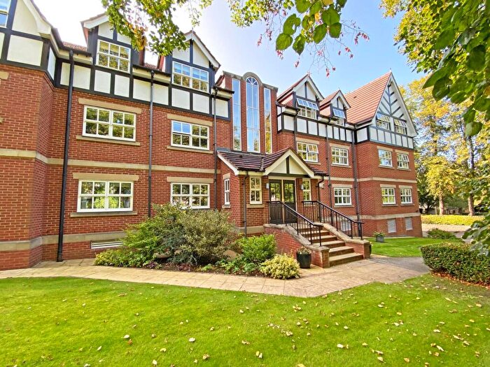 1 Bedroom Flat For Sale In Cold Bath Road, Oak Lodge, HG2