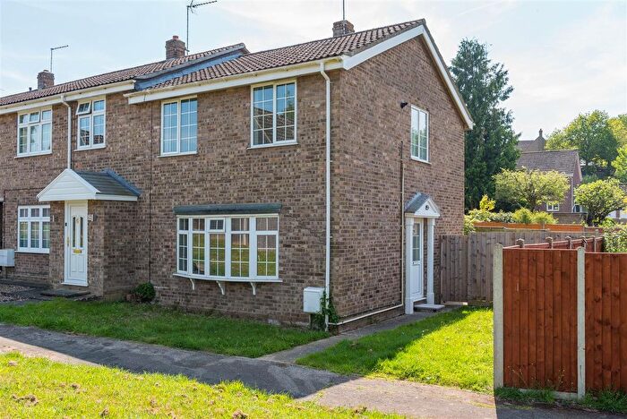 3 Bedroom End Of Terrace House For Sale In Glanville Road, Hadleigh, IP7