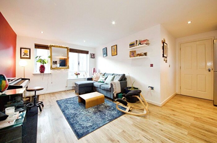 1 Bedroom Flat For Sale In Campion Road, London, E10