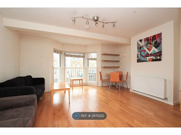 1 Bedroom Flat To Rent In Lighthouse Apartments, London, E1