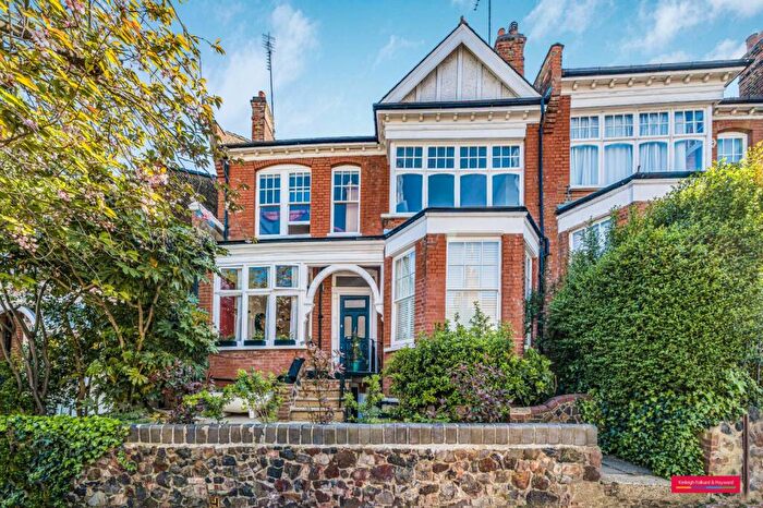 5 Bedroom Semi Detached House For Sale In Woodland Rise, London, N10