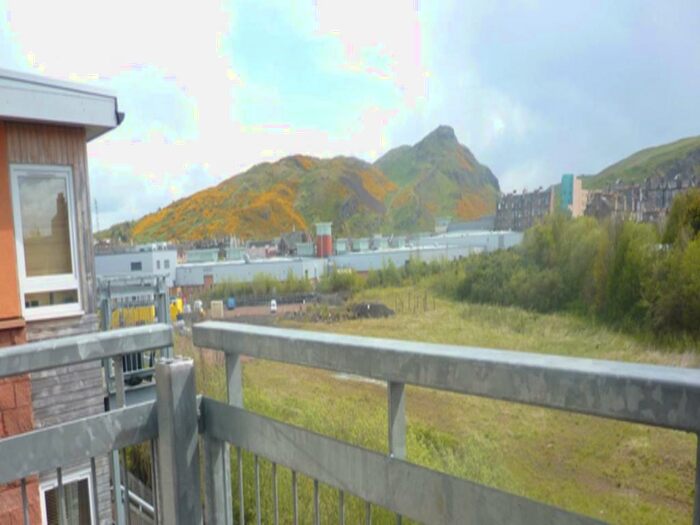 2 Bedroom Flat To Rent In Albion Gardens, Edinburgh, EH7